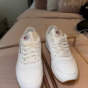 Reebok White Classic Sneakers Low-Top Versatile